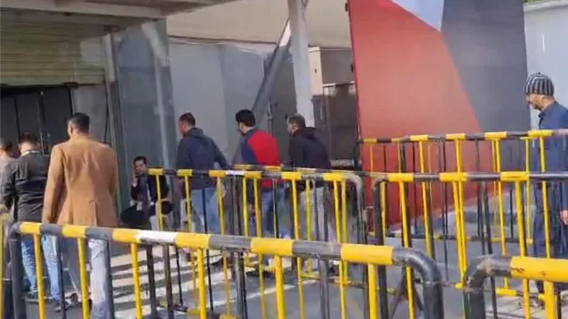 انتخابات النواب.. توافد المواطنين على لجان التصويت بالسفارة المصرية في الكويت