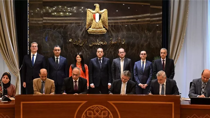 رئيس الوزراء يشهد توقيع بروتوكولين لتوحيد وتدقيق بيانات الصادرات والواردات المصرية
