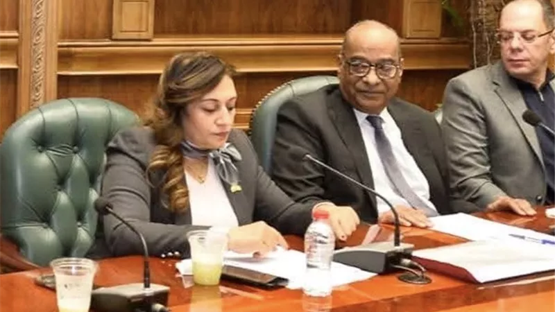  إيفا فارس تناقش اقتراحاً برغبة حول إدراج محتوى ثقافة سلوكية بالمناهج التعليمية