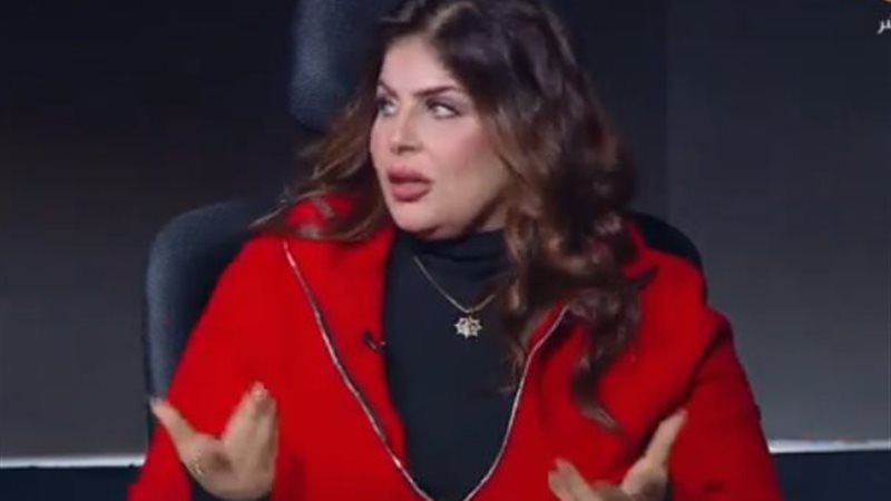 خبيرة أبراج