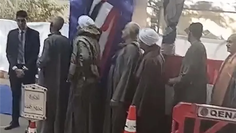 اللجان الانتخابية بقنا تشهد إقبالاً كثيفاً من المواطنين للمشاركة بانتخابات مجلس النواب 