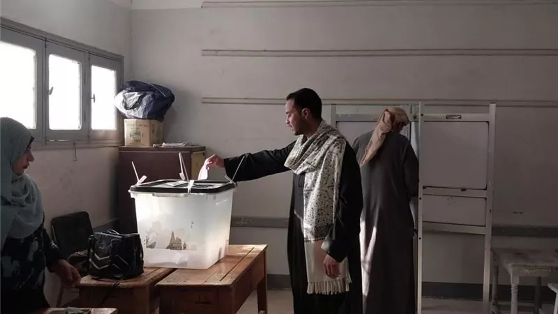  بدء توافد الناخبين فى لجان الاقتراع بدار السلام في سوهاج