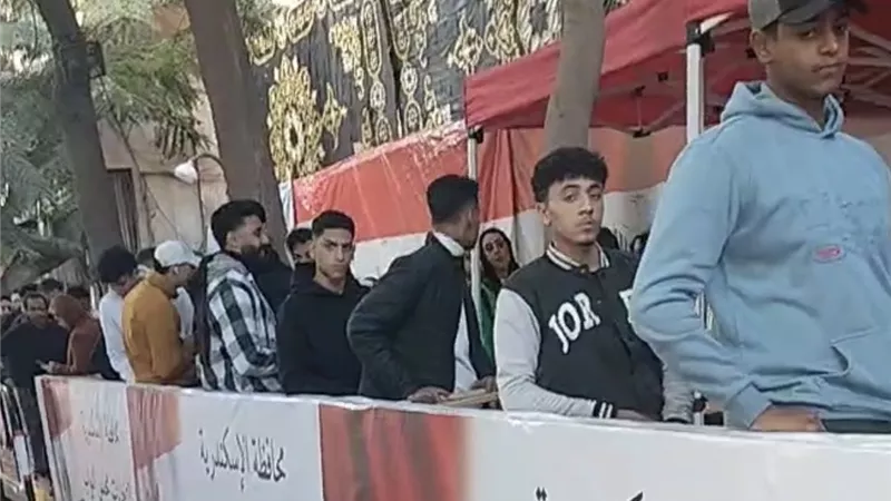 الشباب يتصدر المشهد بدائرة الرمل بالإسكندرية 