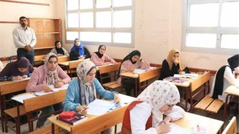 غدًا.. التعليم تعلق أعمال لجان الشهادة الإعدادية احتفالًا بعيد الغطاس