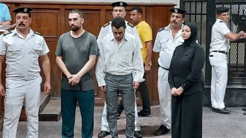 المتهمين 
