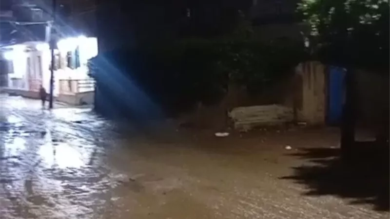 تنبيه من الأرصاد السعودية.. سيول جارفة وانعدام للرؤية الأفقية في عدة مناطق