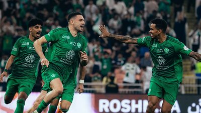 إيفان توني يقود هجوم أهلي جدة أمام الاتحاد في دوري روشن 