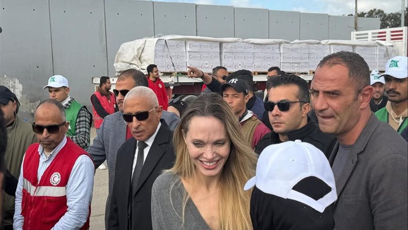النجمة العالمية أنجلينا