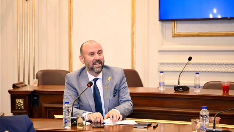 بسلم كهربائي.. الأحد مناقشة تزويد محطات مترو الخط الأول