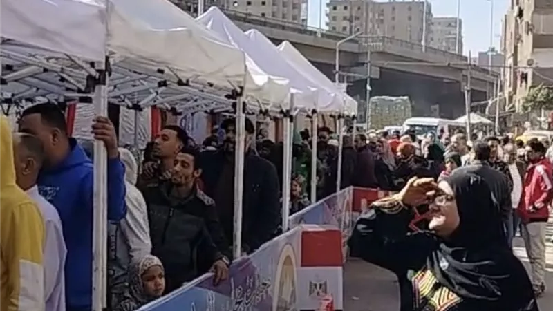 إقبال تاريخي فى بولاق.. الناس كلها نازلين ينتخبوا فى جولة الإعادة