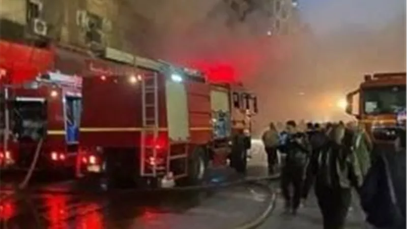 محاولات للسيطرة على حريق بمحل ملابس بالمهندسين.. تفاصيل