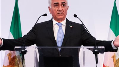 تصريحات رضا بهلوي تثير الجدل.. هل حرض ابن الشاه على ضرب إيران؟