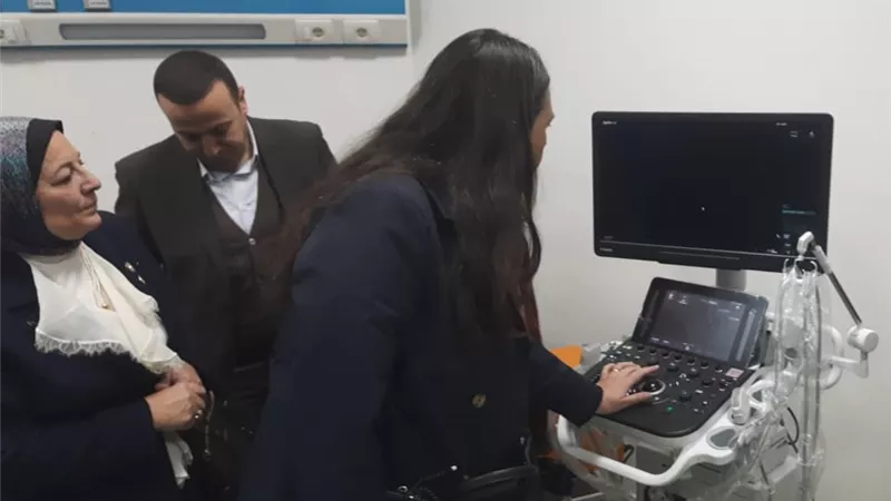 طب قصر العيني تسلُّم جهاز تشخيصي متحرك لمواجهة السكتة الدماغي.. تفاصيل