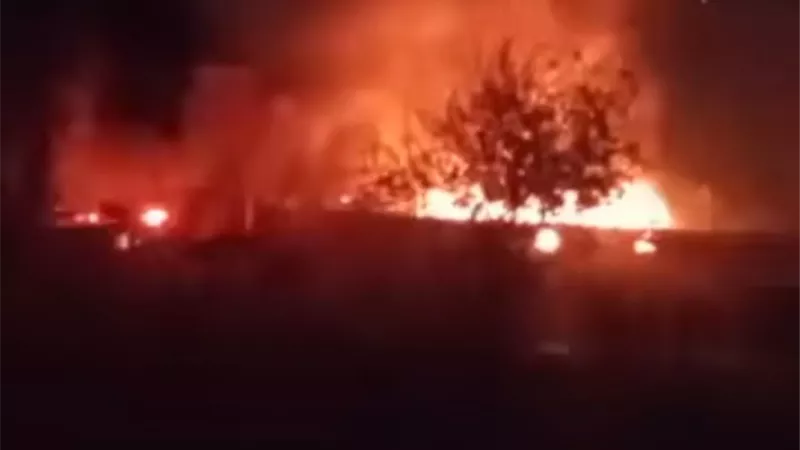 الحماية المدنية تسيطر على حريق هائل نشب في إحدى المكتبات بمدينة الحامول