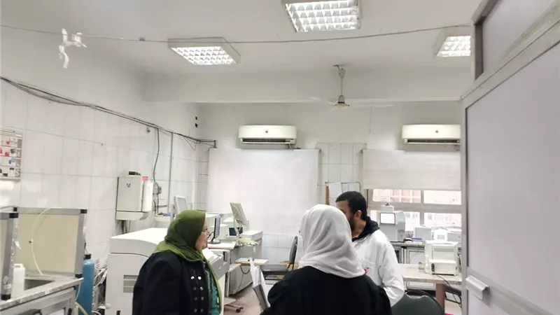 تفقد إداري بمستشفى أمراض الباطنة بقصر العيني خلال إجازة عيد الميلاد| صور 