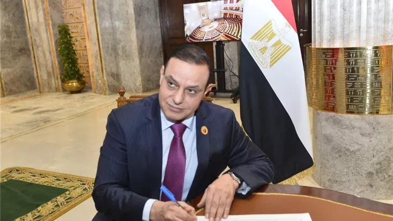  النائب مختار همام يتسلم كارنيه عضوية مجلس النواب