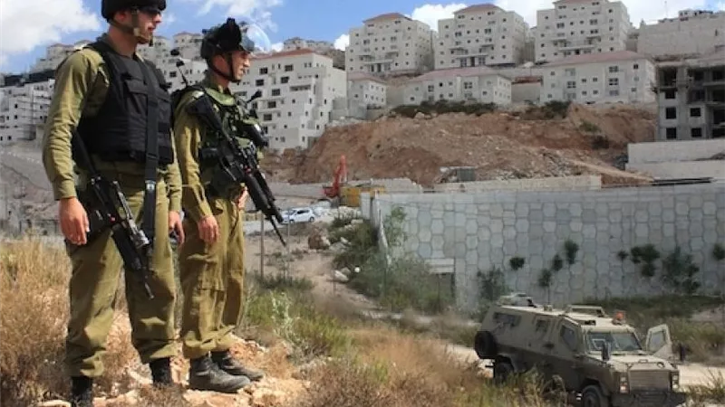 الاحتلال يعتقل 60 مواطنا فلسطينيا من مخيم قلنديا