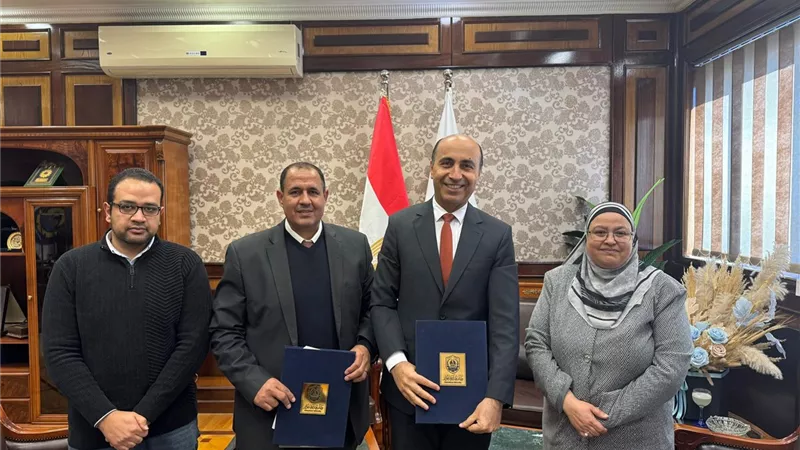 جامعة دمنهور توقع بروتوكول تعاون لإتاحة مجلاتها العلمية رقميًا