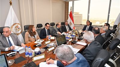 وزير التموين يرأس اجتماعا لضمان توافر زيوت الطعام بجودة عالية.. وبكميات مناسبة للأسواق