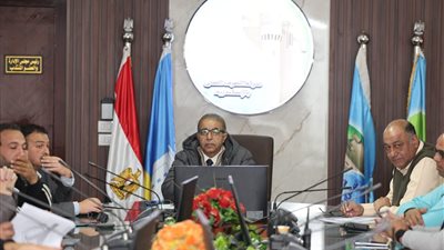 رئيس صرف صحي الإسكندرية يتابع الموقف التنفيذي عقب النوة الأخيرة