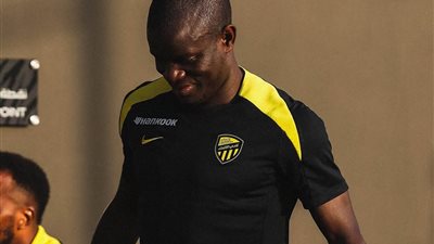 تعادل سلبي بالشوط الأول بين الاتحاد و الاتفاق في دوري روشن 
