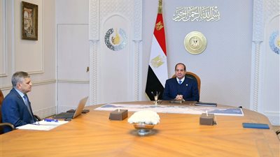 السيسى يؤكد ضرورة تلبية احتياجات الموانئ من قاطرات ووحدات أسطول هيئة قناة السويس