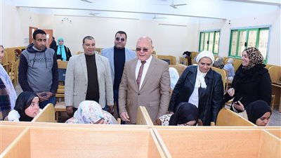 جامعة سوهاج: 3497 طالب وطالبة يؤدون امتحانات كلية التمريض 
