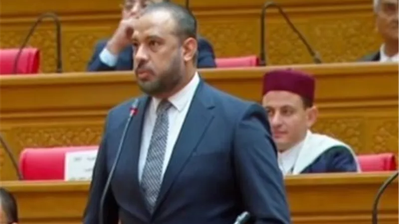 أحمد السبكي نائب الباجور يخطأ في اليمن الدستورية بالنواب