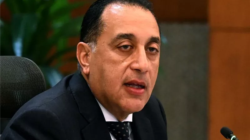 رئيس الوزراء يهنئ المستشار هشام بدوي لانتخابه رئيساً لمجلس النواب