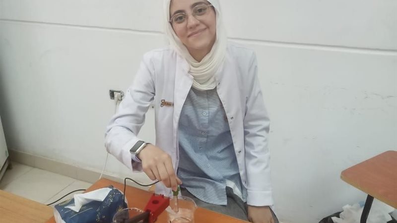 طالبة 
