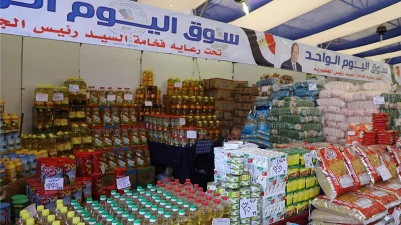 محافظ المنيا: أسواق «اليوم الواحد» تقضي علي ظاهرة إرتفاع الاسعار