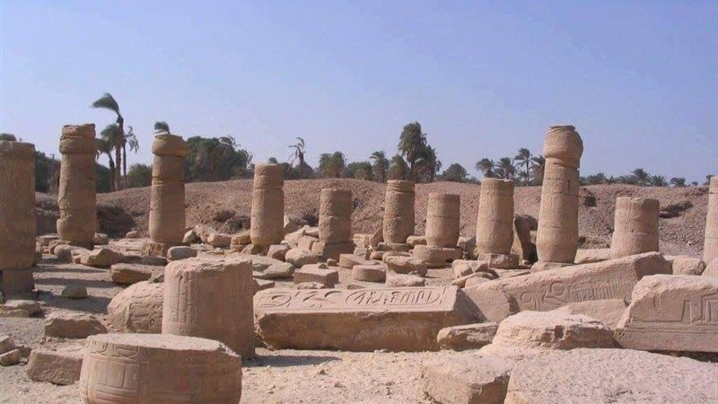 أثار