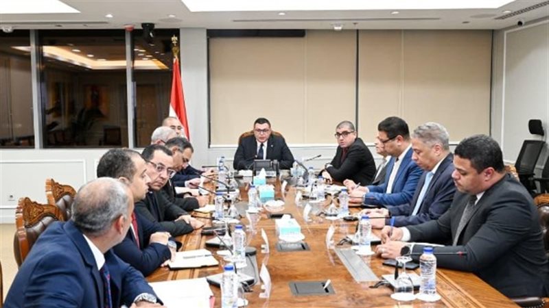 وزير الإسكان 