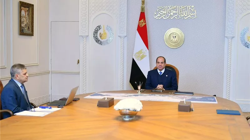 السيسى يؤكد ضرورة تلبية احتياجات الموانئ من قاطرات ووحدات أسطول هيئة قناة السويس