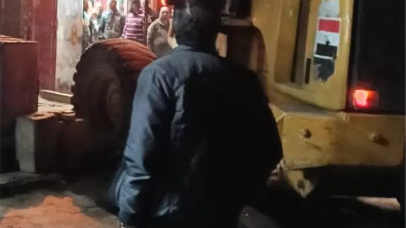 الجيزة تزيل ٢١ كشكًا مخالفًا بميدان المنيب بجنوب المحافظة 