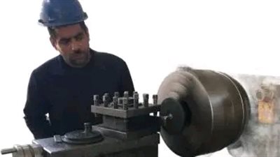 بتكلفة 100 ألف جنيه.. نجاح عامل بمياه سوهاج في تصنيع منظم كلوريوفر 