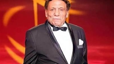  نقيب المهن التمثيلية يوضح حقيقة نقل عادل إمام إلى المستشفى