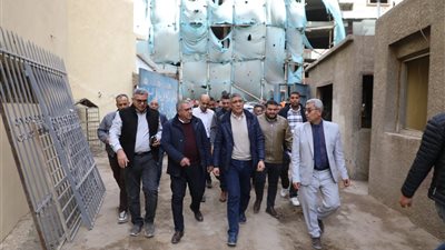 المحافظ يعاين المواقع المقترحة لإقامة أسواق ومعارض حضارية بالأحياء والمراكز.. تفاصيل 