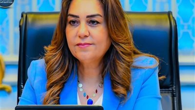 وزيرة التنمية المحلية.. توقيع عقود للقيام بأعمال الرفع المساحي لطلبات المواطنين 