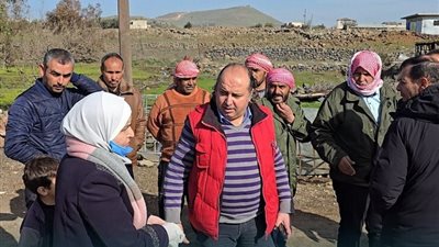 طائرات إسرائيلية ترش أراض سورية بمادة مجهولة.. ومديرية الزراعة تأخذ عينات لكشفها