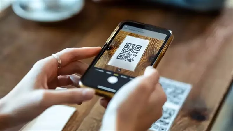 الباركود.. أسرار تتسرب في دقائق من داخل اللجان 