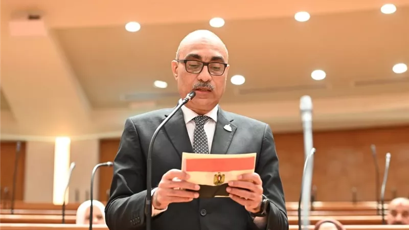 برلماني يتقدم بطلب إحاطة بسبب فرض ضرائب على الهاتف الشخصى للمصريين بالخارج 