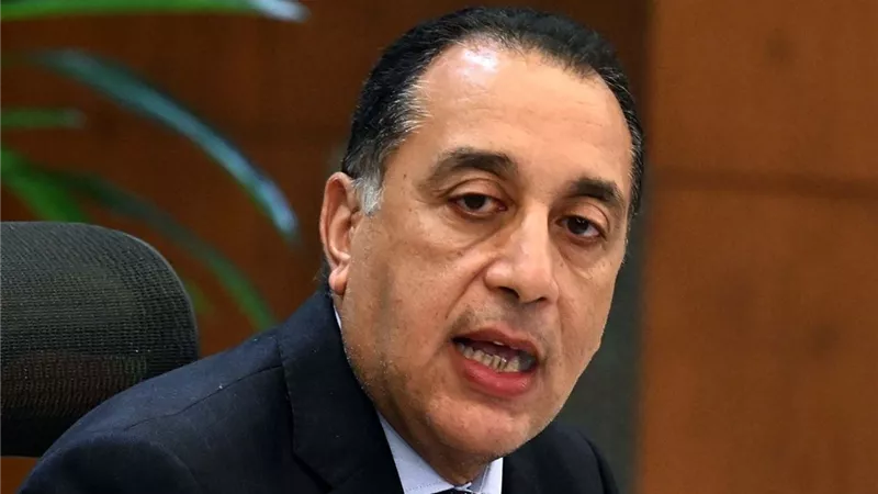 رئيس الوزراء يطمئن على الحالة الصحية لقداسة البابا تواضروس الثاني