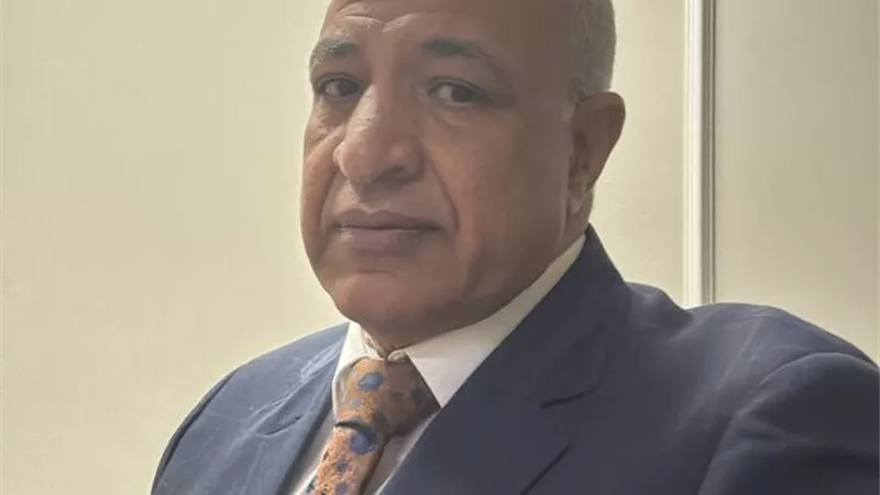 رئيس اتحاد عمال أسيوط يهنئ الشرطة المصرية بعيدها 