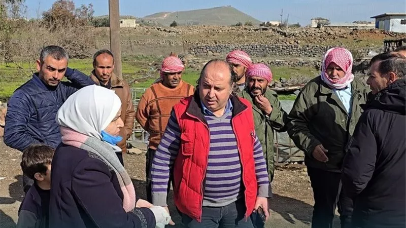 طائرات إسرائيلية ترش أراض سورية بمادة مجهولة.. ومديرية الزراعة تأخذ عينات لكشفها