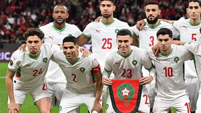 قبل قمة هولندا.. خمسة مغاربة يعرفون الكرة الهولندية عن قرب