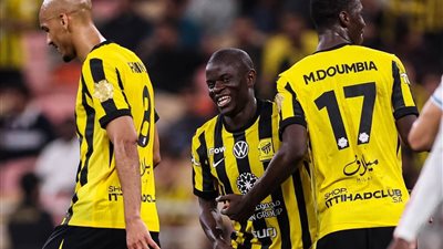 النصيري يقود هجوم الاتحاد السعودي أمام الأهلي السعودي 