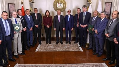 وزير الصناعة: تنفيذ المنظومة المتكاملة لإدارة المخلفات بتكلفة 4.2 مليار دولار 