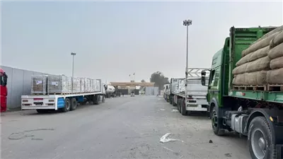 مصر تدفع بالقافلة 127 لإغاثة قطاع غزة