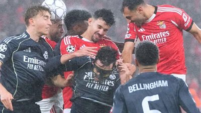 بعد هزيمة ريال مدريد أمام بنفيكا.. ألونسو في قفص الاتهام وبيريز يستعد لردة فعل متكررة